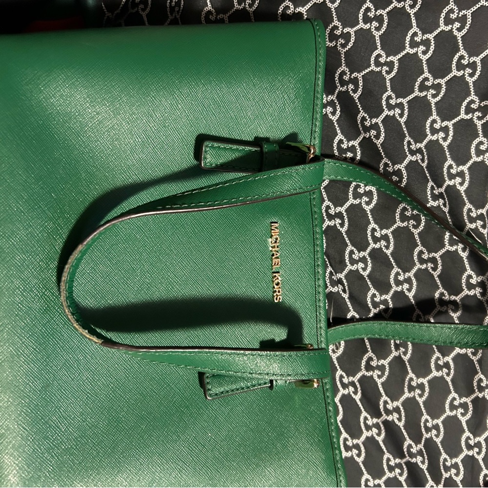 Michael Kors Emerald Small Shoulder Bag - Picture 7 of 7